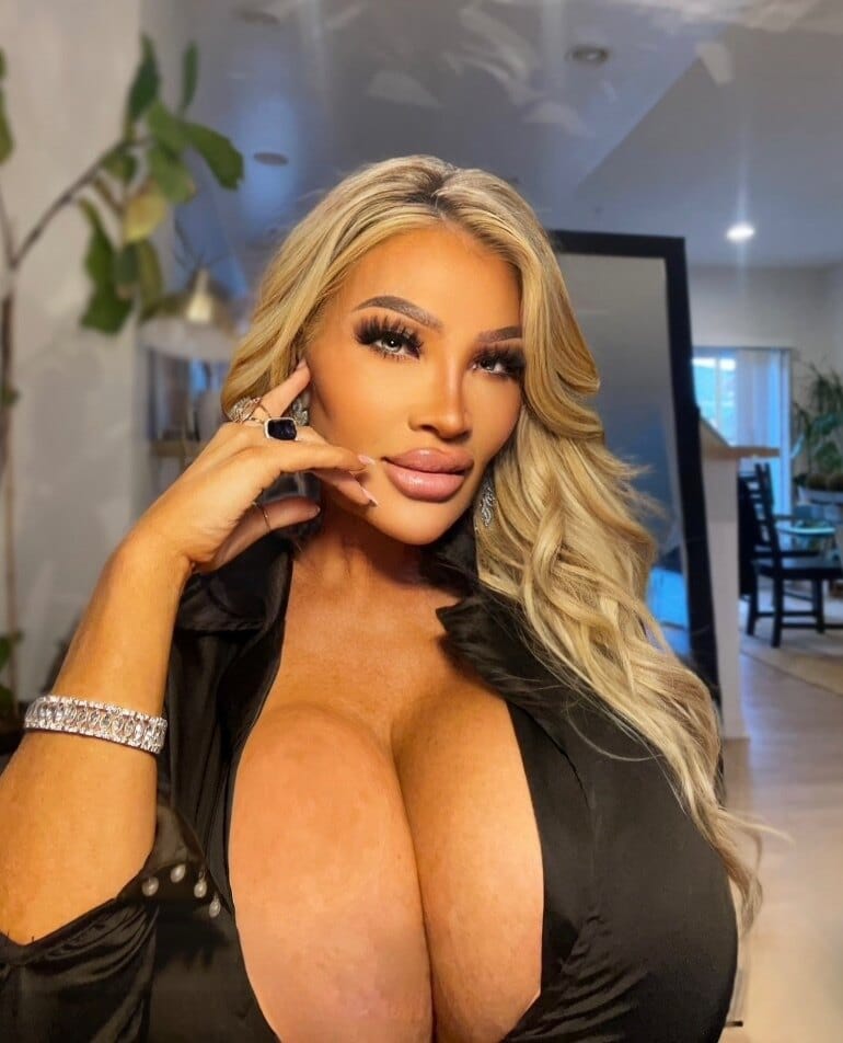 Allegra Cole OnlyFans - @allegracolesworld